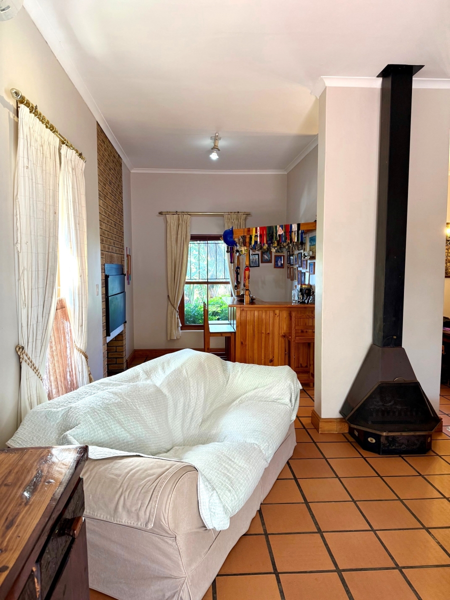 4 Bedroom Property for Sale in Die Wingerd Western Cape